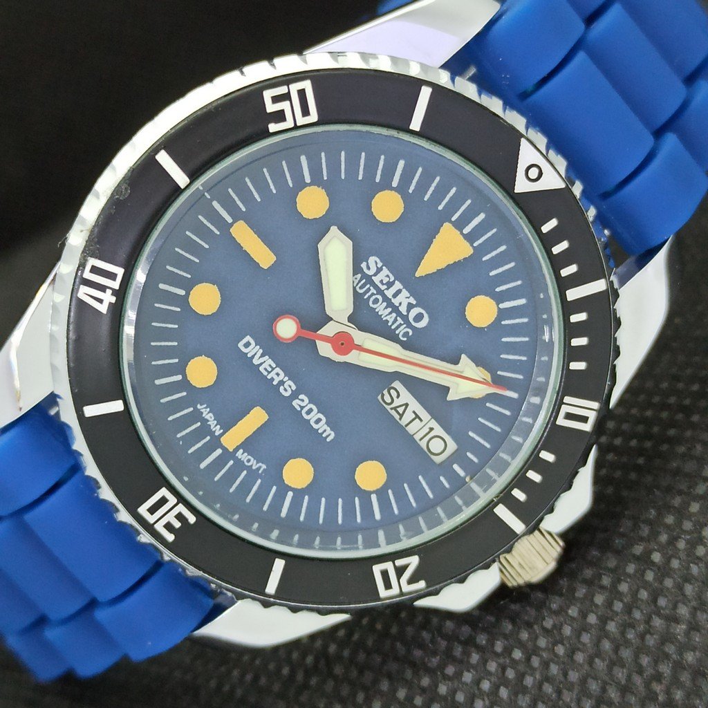 Vintage 1982 Seiko Automatic Mens Dive SilverBlue Watch WDaydate  Glass Back